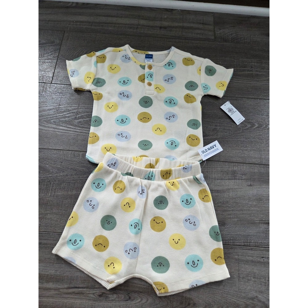 Old‎ navy baby boy outfit 18-24 mos